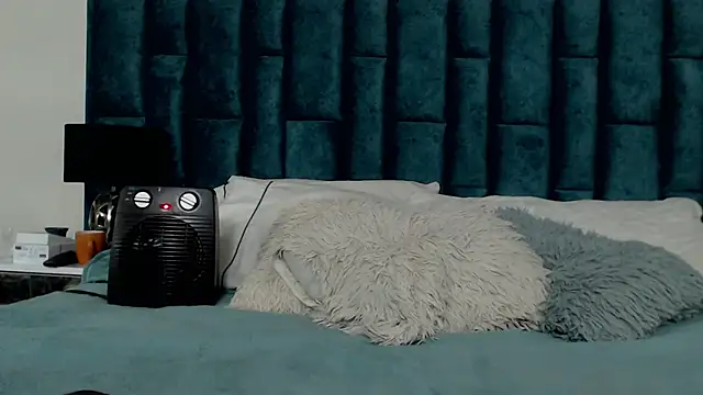 Emma Foxi online show from November 2025 09:49:02 PM