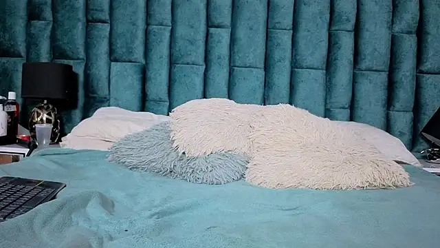 Emma Foxi online show from February 2026 08:04:02 PM