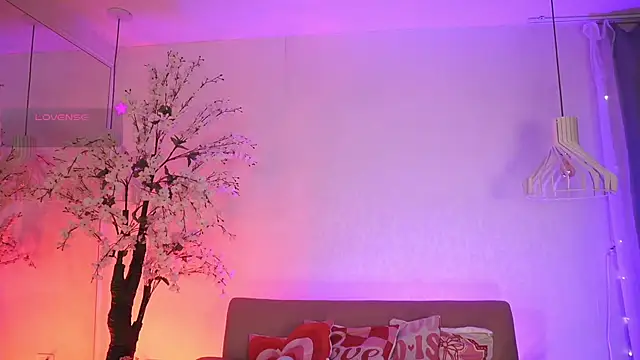 JadeSummerr online show from April 2026 11:43:01 AM