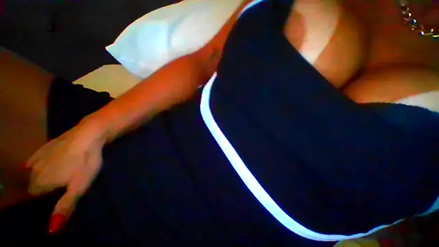 Snapshot of girlninf chatting on December 2025 09:18:02 AM girlninf online show from December 2025 09:18:02 AM