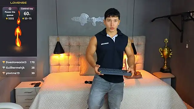 Snapshot of Horny_nick18 chatting on October 2025 12:23:02 PM Horny nick18 online show from October 2025 12:23:02 PM