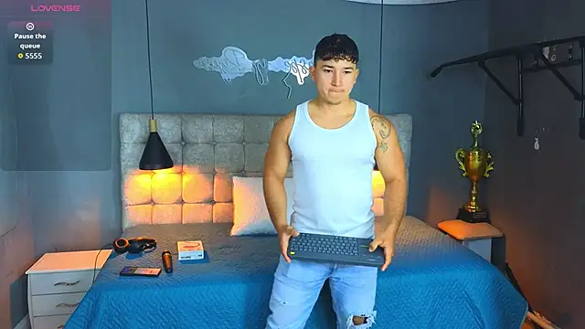 Snapshot of Horny_nick18 chatting on October 2025 12:38:01 PM Horny nick18 online show from October 2025 12:38:01 PM