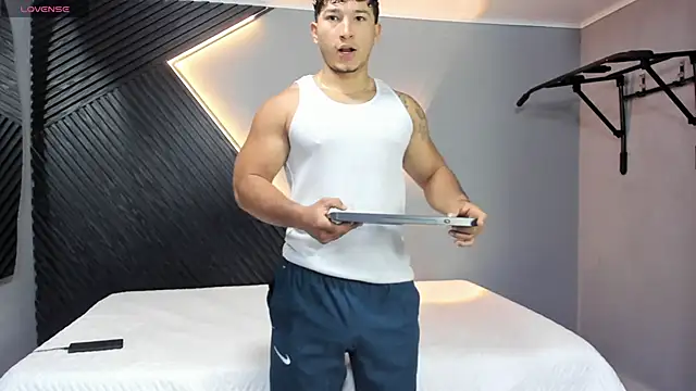 Horny nick18 online show from March 2026 02:00:02 PM