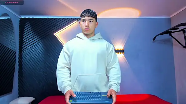 Horny nick18 online show from May 2026 11:18:02 AM