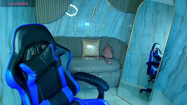 valentina r  online show from December 2025 03:13:02 AM