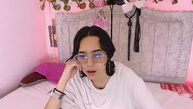 katalinathxandbritney1 online show from September 2025 05:58:02 PM