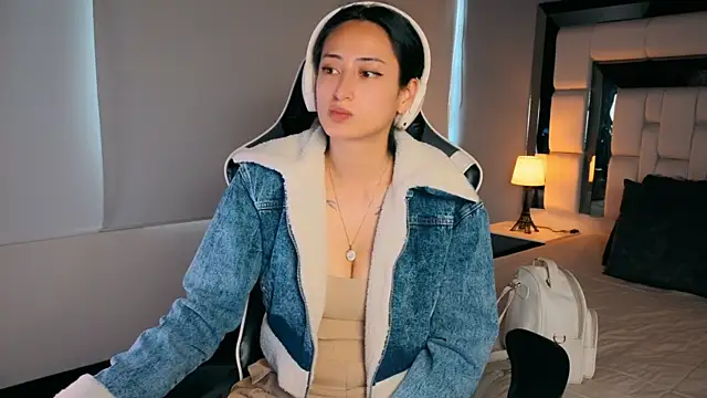 Adhara7 online show from April 2026 07:22:01 PM