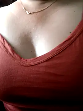 babyjunee12 online show from May 2026 06:44:02 AM