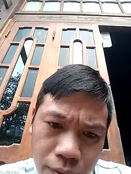 DungLuongg online show from October 2025 11:32:02 PM