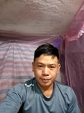 DungLuongg online show from April 2026 02:00:02 PM