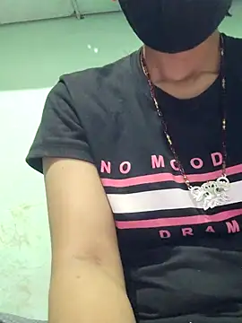 Snapshot of poojam93 chatting on September 2025 01:35:02 PM poojam93 online show from September 2025 01:35:02 PM