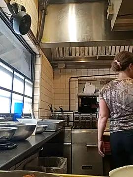 sarahkat86 online show from September 2025 05:14:02 PM