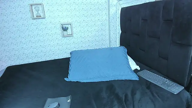 lisa logan online show from December 2025 04:18:02 AM