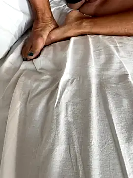 lucamila2903 online show from October 2025 09:04:01 AM