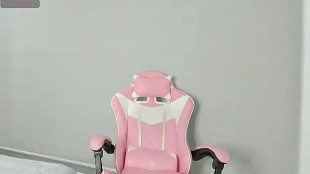 kendal hot01 online show from November 2025 12:05:02 PM