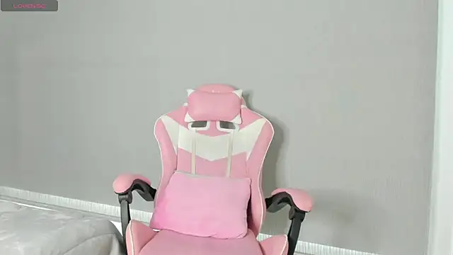 kendal hot01 online show from November 2025 06:07:02 PM