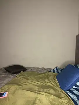 Trans fairy online show from March 2026 07:19:01 PM