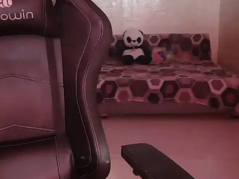 Snapshot of Simmi_Ji chatting on November 2025 11:21:02 AM Simmi Ji online show from November 2025 11:21:02 AM