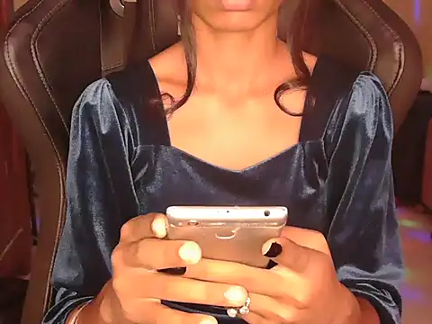 Snapshot of Simmi_Ji chatting on November 2025 08:00:02 AM Simmi Ji online show from November 2025 08:00:02 AM