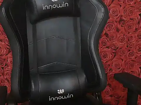 Snapshot of Simmi_Ji chatting on November 2025 05:45:02 PM Simmi Ji online show from November 2025 05:45:02 PM