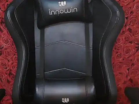 Snapshot of Simmi_Ji chatting on November 2025 05:57:01 PM Simmi Ji online show from November 2025 05:57:01 PM