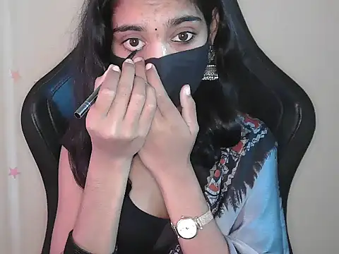 Snapshot of Simmi_Ji chatting on November 2025 07:11:02 AM Simmi Ji online show from November 2025 07:11:02 AM