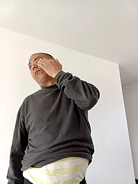 CWQ123 online show from April 2026 12:53:01 AM