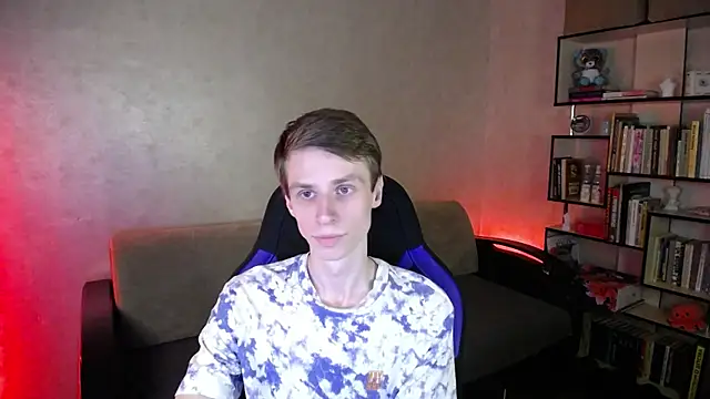 yes cute boy  online show from September 2025 05:07:02 PM