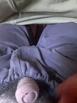 Snapshot of Brongiep chatting on September 2025 05:18:02 AM Brongiep online show from September 2025 05:18:02 AM