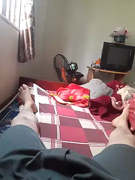 Snapshot of Brongiep chatting on November 2025 05:28:02 AM Brongiep online show from November 2025 05:28:02 AM