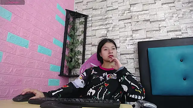 maily can online show from November 2025 12:49:02 PM