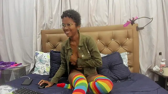 Snapshot of didoelizabeth chatting on September 2025 01:02:01 PM didoelizabeth online show from September 2025 01:02:01 PM