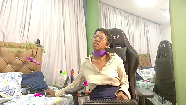 Snapshot of didoelizabeth chatting on September 2025 01:16:02 PM didoelizabeth online show from September 2025 01:16:02 PM