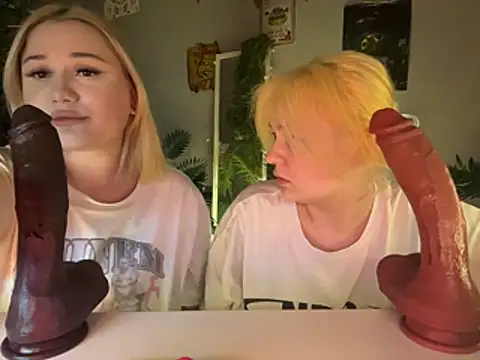 MoonIvy  online show from February 2026 05:35:02 PM