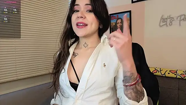 SujannaVarma  online show from November 2025 06:51:02 PM