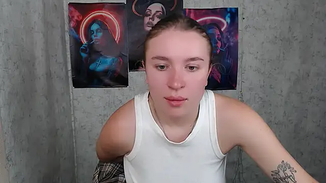 JuliaTopp  online show from September 2025 07:36:02 PM