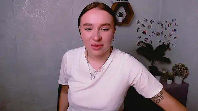 JuliaTopp  online show from September 2025 07:10:02 AM