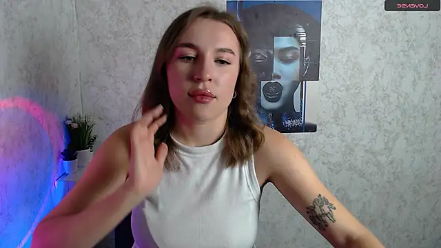 JuliaTopp  online show from October 2025 07:50:02 AM