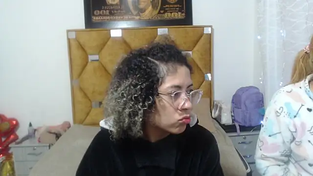 Snapshot of CATTALINAHOT chatting on February 2026 10:22:02 AM CATTALINAHOT online show from February 2026 10:22:02 AM