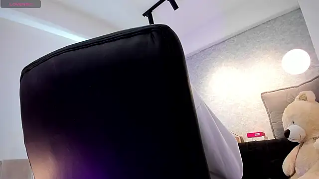 lily cash1 online show from February 2026 12:45:02 PM