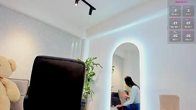 lily cash1 online show from March 2026 12:16:01 PM