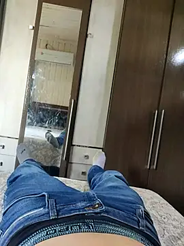 Gustavo198045 online show from October 2025 04:03:02 PM