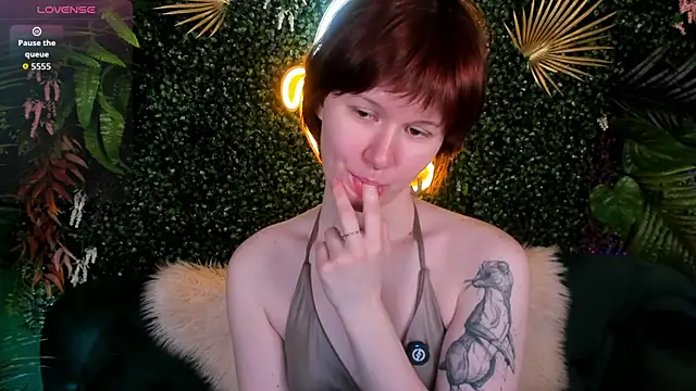 Snapshot of Aria_Vox chatting on May 2026 06:18:02 AM Aria Vox online show from May 2026 06:18:02 AM