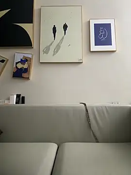 anna yngs online show from September 2025 01:04:01 PM