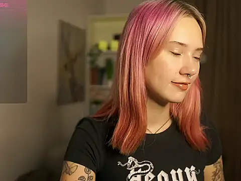 Snapshot of uwu_nika18 chatting on October 2025 09:33:01 AM uwu nika18 online show from October 2025 09:33:01 AM