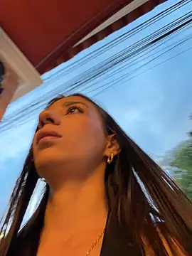 -juicy  online show from December 2025 10:40:02 PM