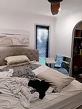 iamthepublickmasterbater online show from October 2025 09:45:01 PM