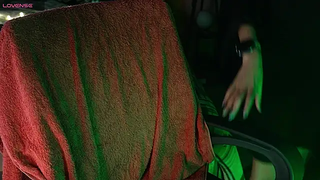 NidhiChandra online show from December 2025 07:09:01 PM