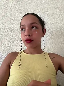 Yasmin777  online show from April 2026 08:39:01 PM