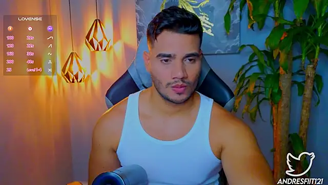 AndresR3 online show from October 2025 01:03:01 AM